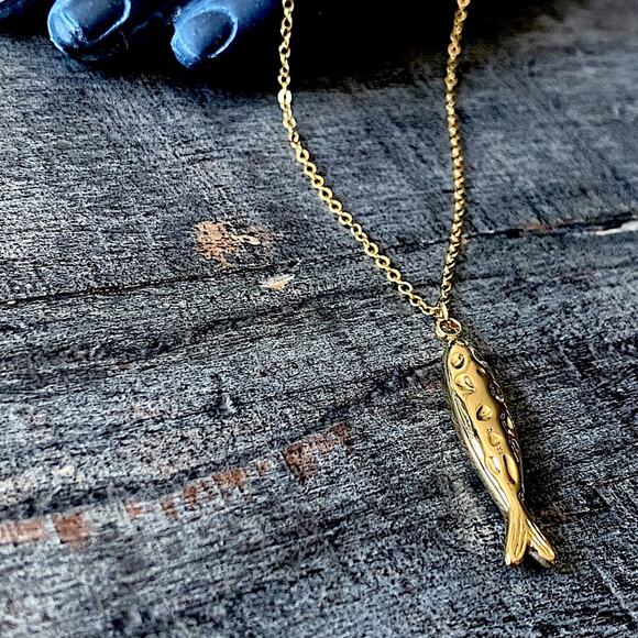 NEW Gold Sardine Pendant Layering Necklace - Picture 6 of 10